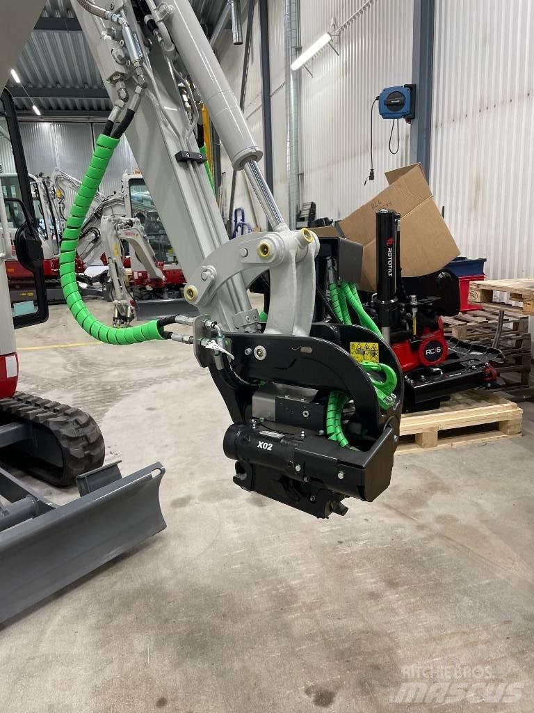 Takeuchi TB 320 Mini bagri <7t