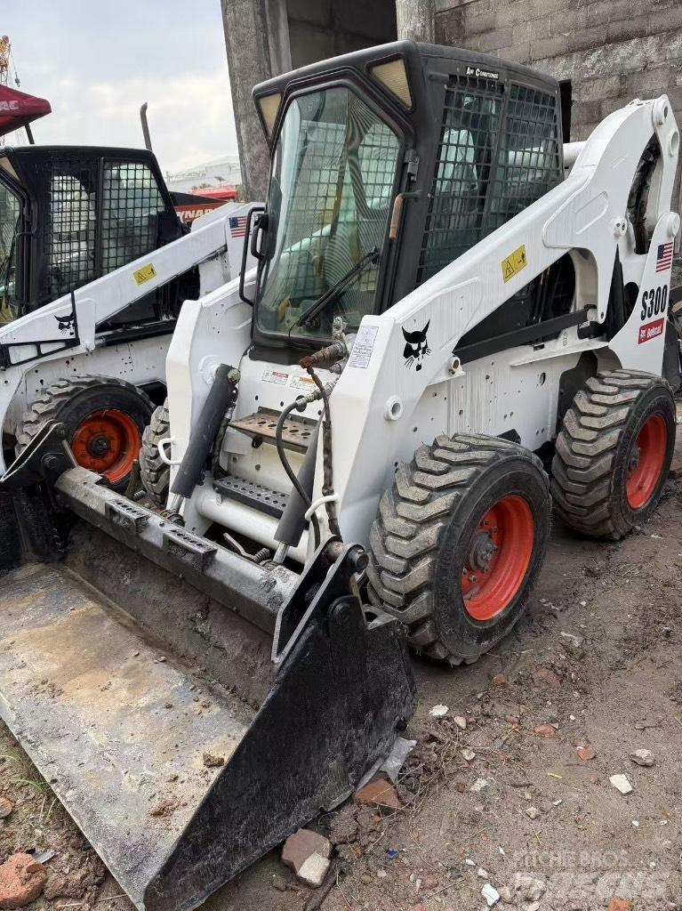 Bobcat S 300 Skid steer mini nakladalci