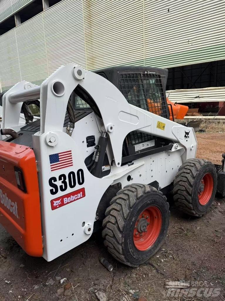 Bobcat S 300 Skid steer mini nakladalci