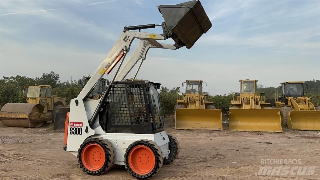 Bobcat S 300 Skid steer mini nakladalci