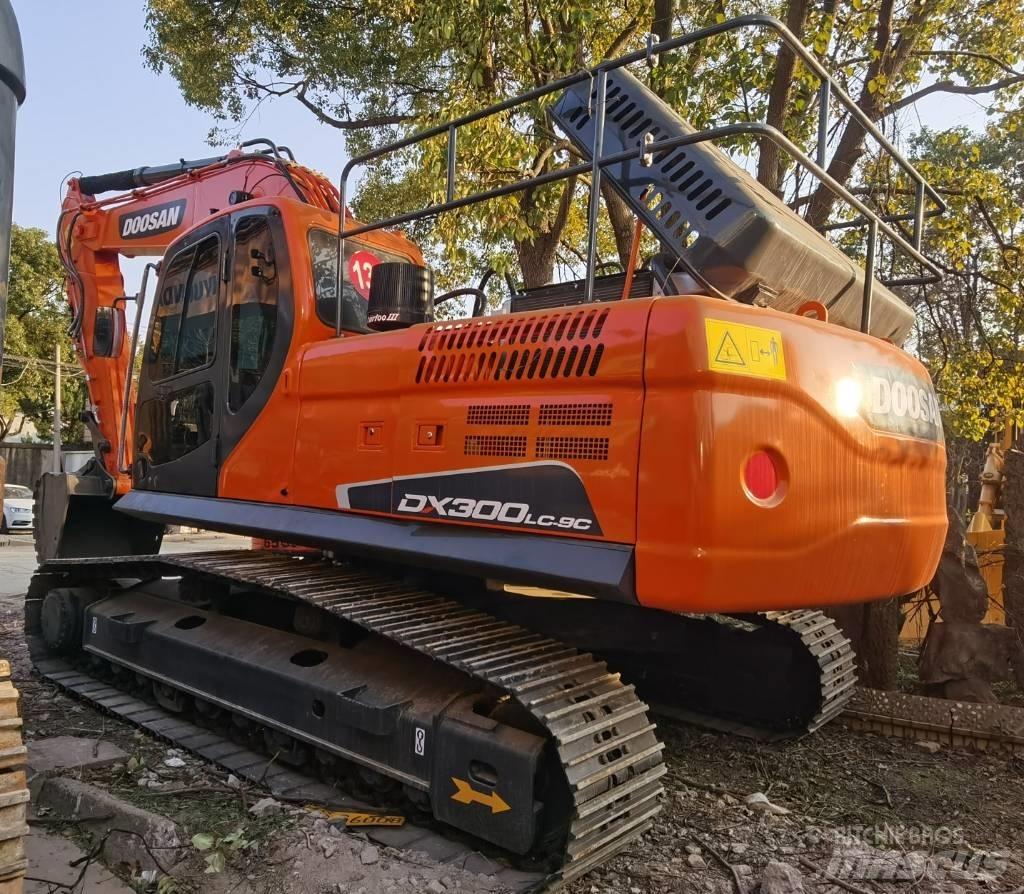 Doosan DX300LC- 9C Bagri goseničarji
