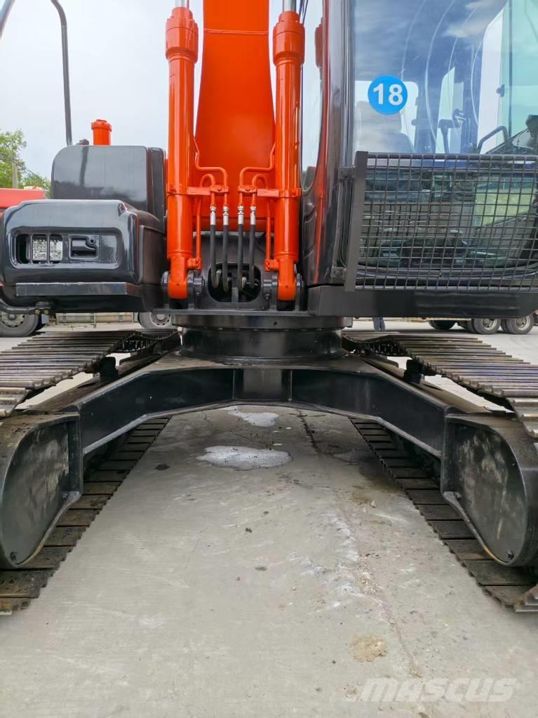 Hitachi ZX 120 Bagri goseničarji