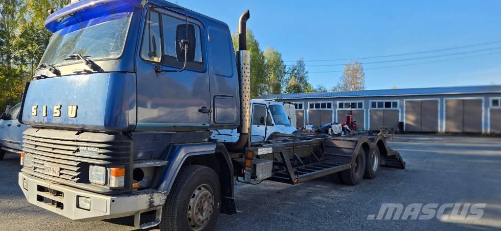 Sisu SM 300 Tovornjaki za prevoz gozdnih strojev