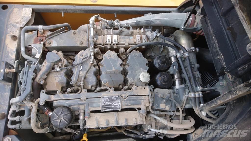 Liebherr R924LC Bagri goseničarji