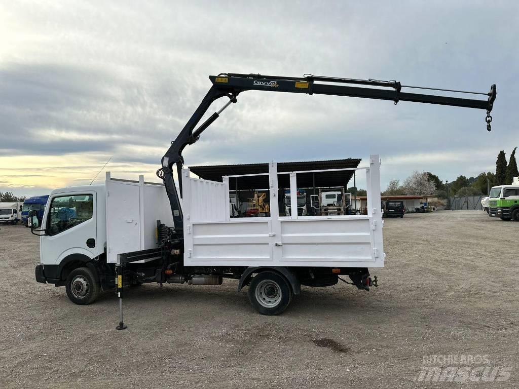 Nissan NT 400 Tovornjaki z žerjavom