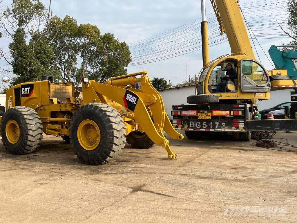 CAT 966 Kolesni nakladalci