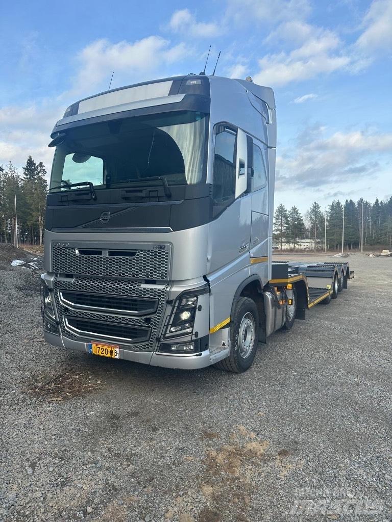 Volvo FH16 750 Tovornjaki za prevoz gozdnih strojev