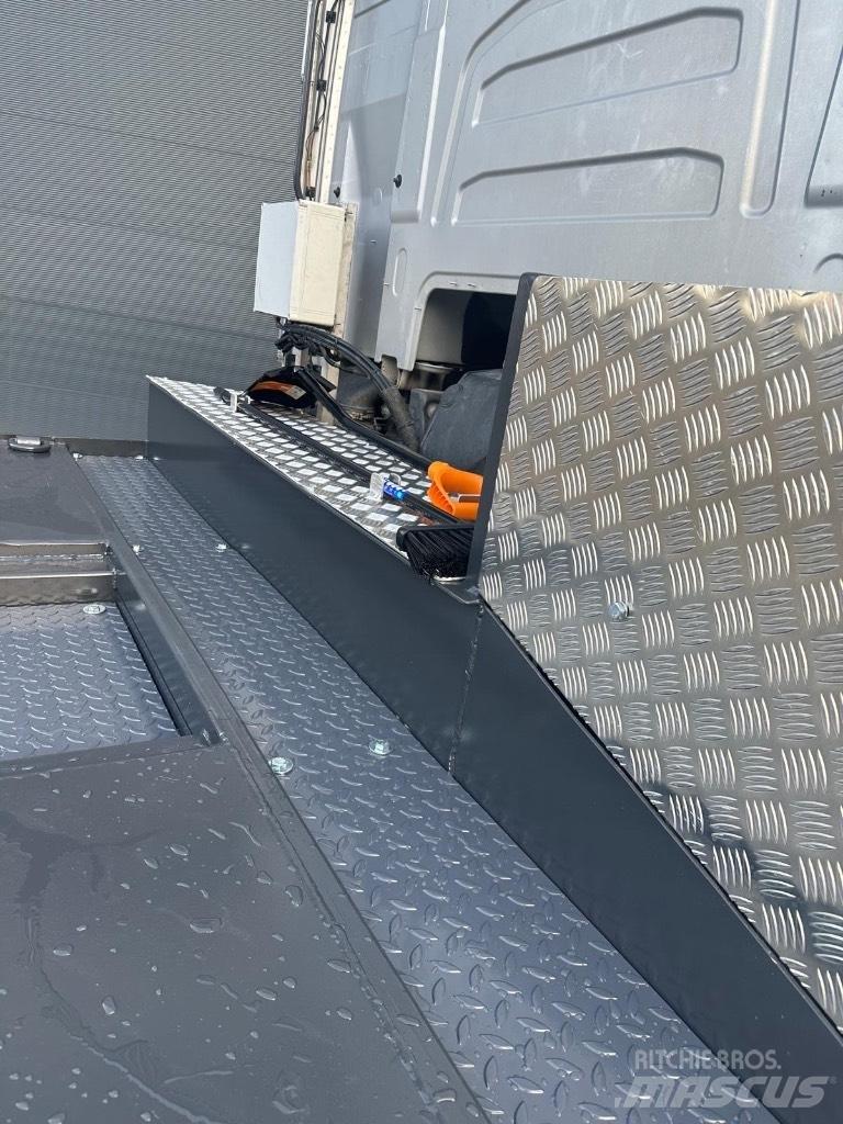 Volvo FH16 750 Tovornjaki za prevoz gozdnih strojev