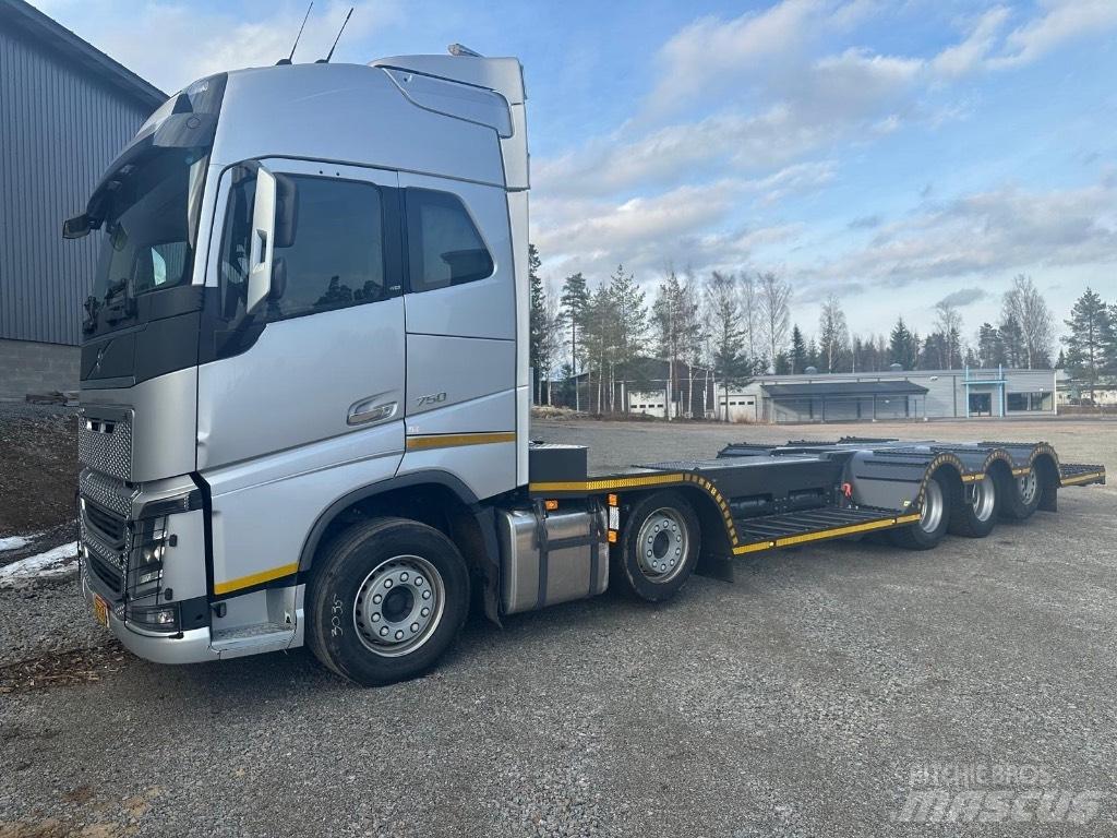 Volvo FH16 750 Tovornjaki za prevoz gozdnih strojev