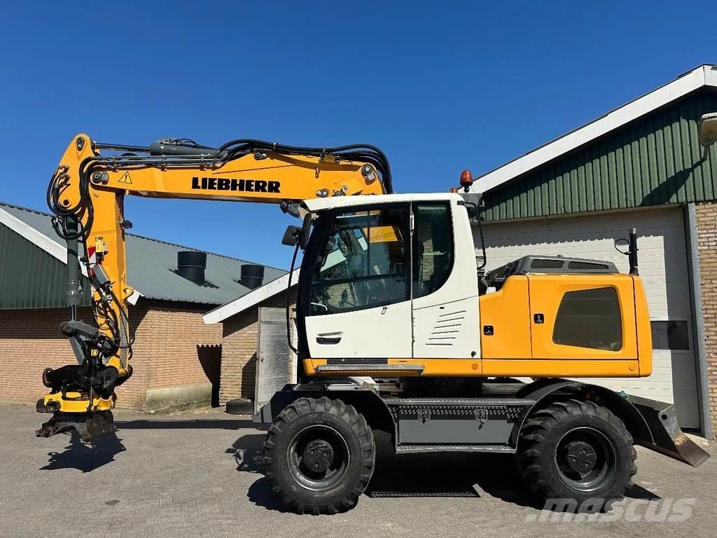 Liebherr A916 Bagri na kolesih