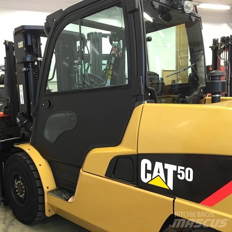CAT DP 50 N Dizelski viličarji