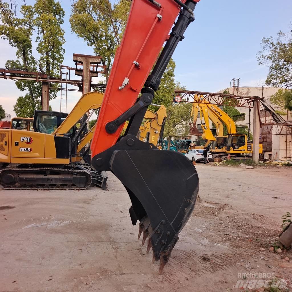 Doosan DX 300 LC Bagri goseničarji