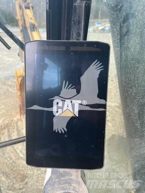 CAT 320 Bagri goseničarji
