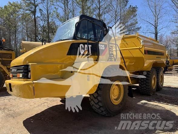 CAT 725 Tovornjaki za vodo
