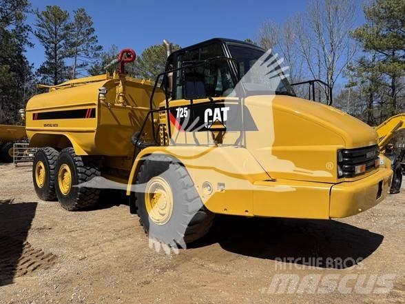 CAT 725 Tovornjaki za vodo