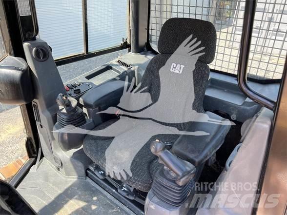CAT D5K2 LGP Buldožerji goseničarji