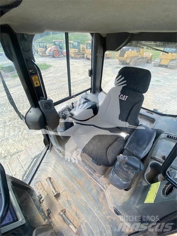 CAT D6K2 LGP Buldožerji goseničarji