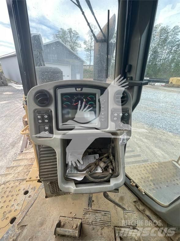 CAT D6T XL Buldožerji goseničarji