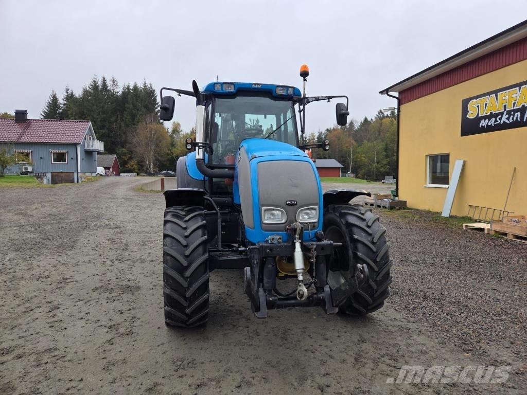 Valtra M 120 Traktorji