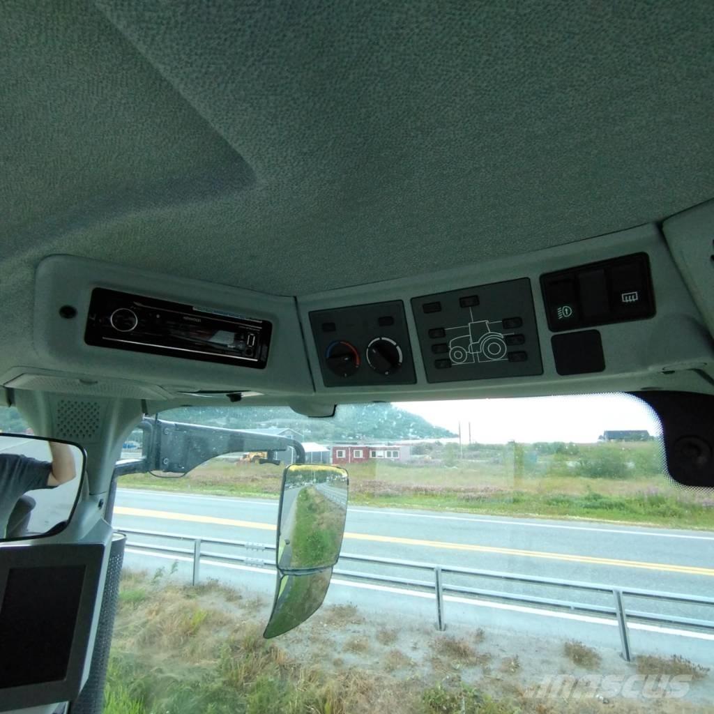 CLAAS Axion 830 Traktorji