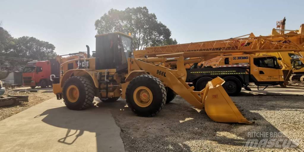 CAT 966 L Kolesni nakladalci