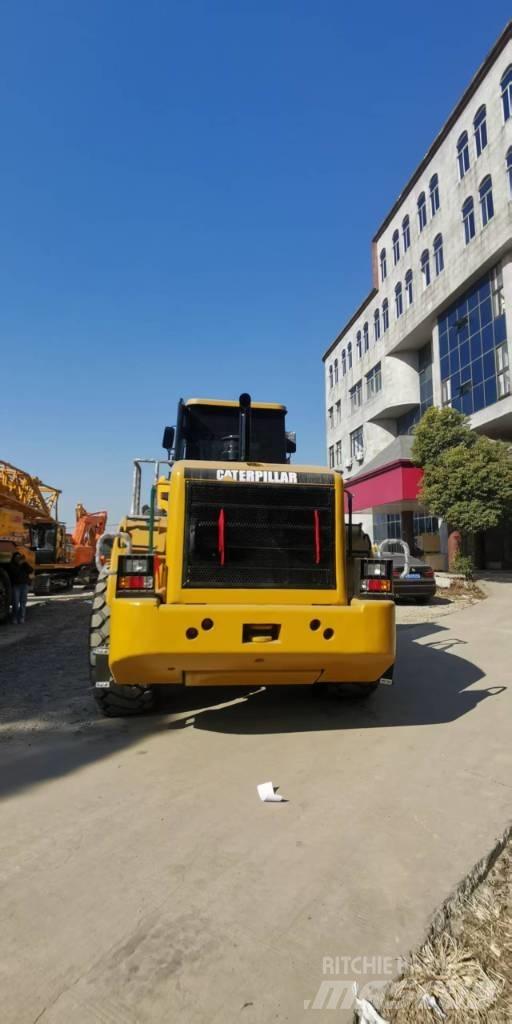 CAT 966 L Kolesni nakladalci