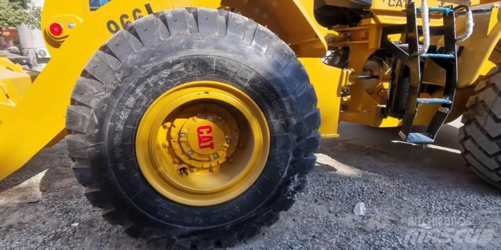 CAT 966 L Kolesni nakladalci