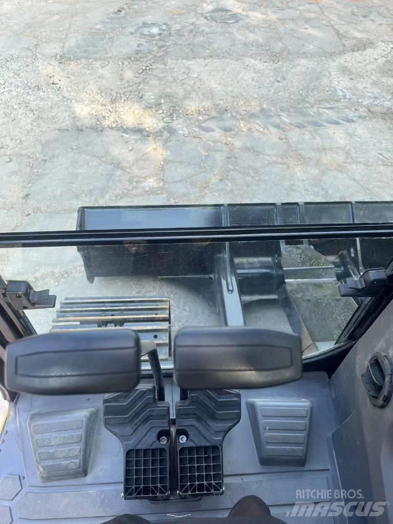 CAT 307.5 Bagri goseničarji