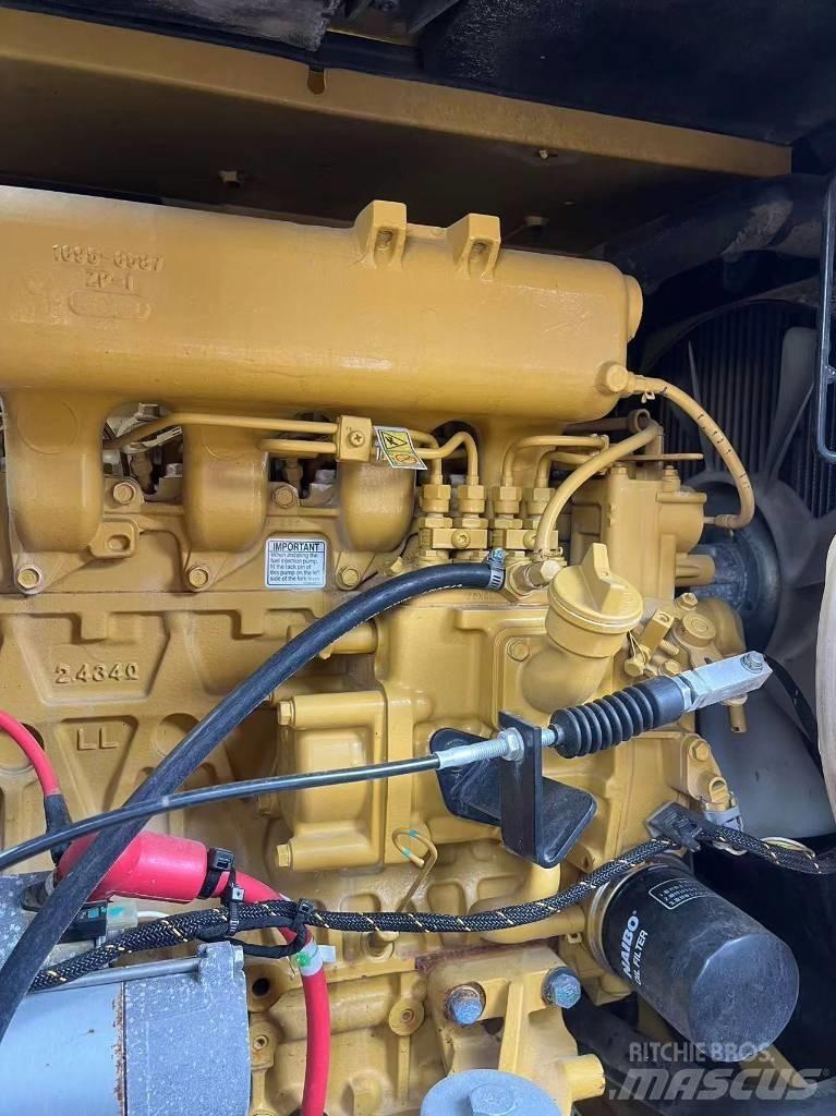 CAT 307.5 Bagri goseničarji