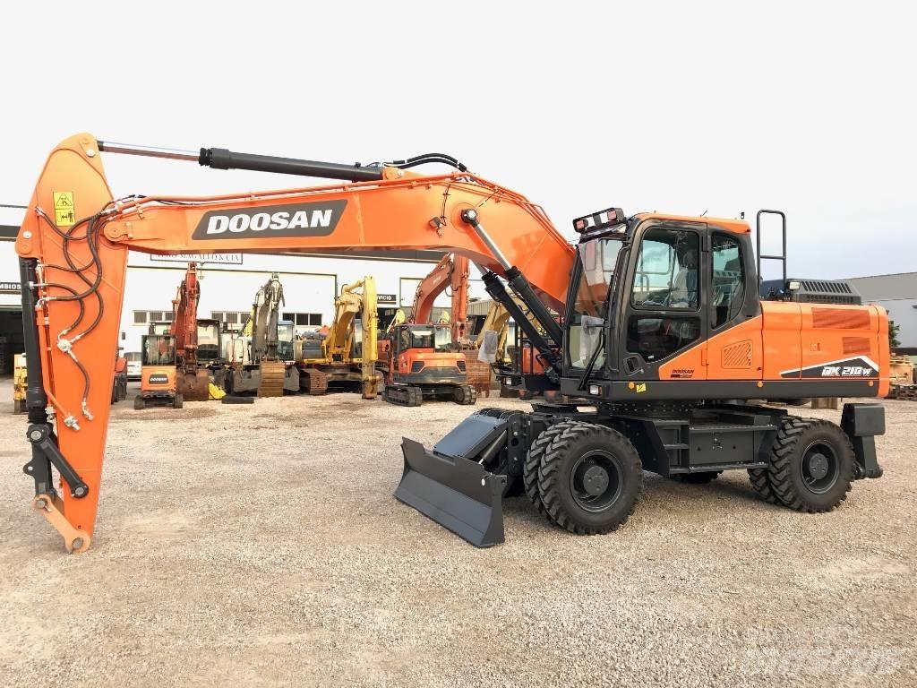 Develon DX 210 W-7 Bagri na kolesih