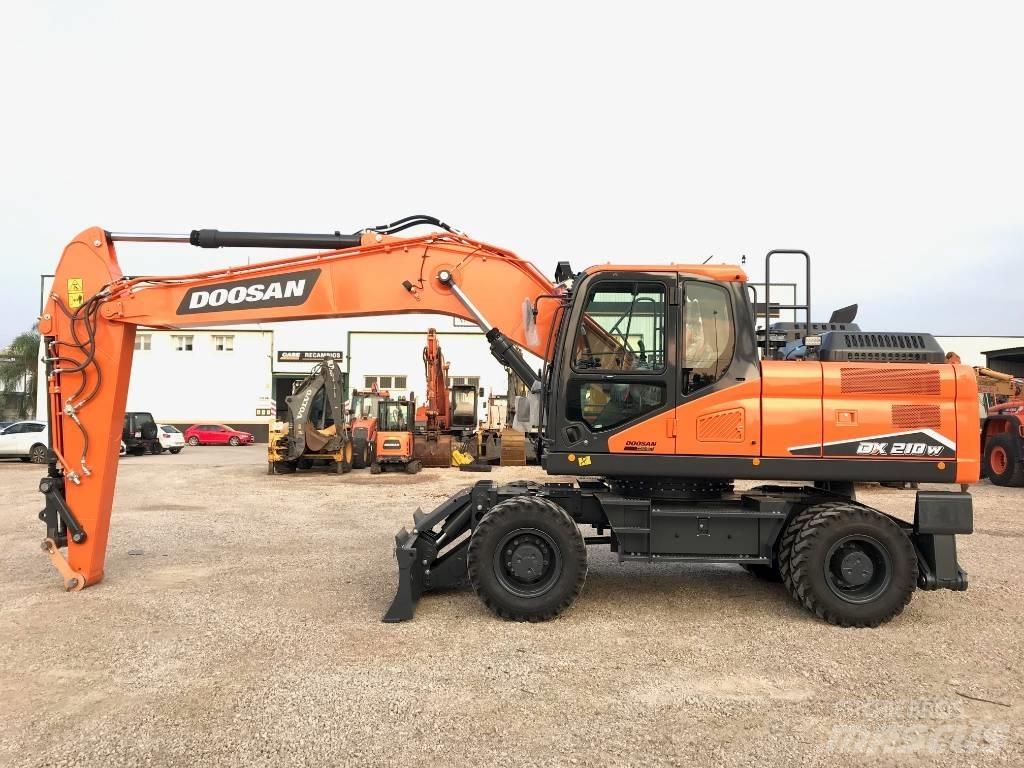 Develon DX 210 W-7 Bagri na kolesih