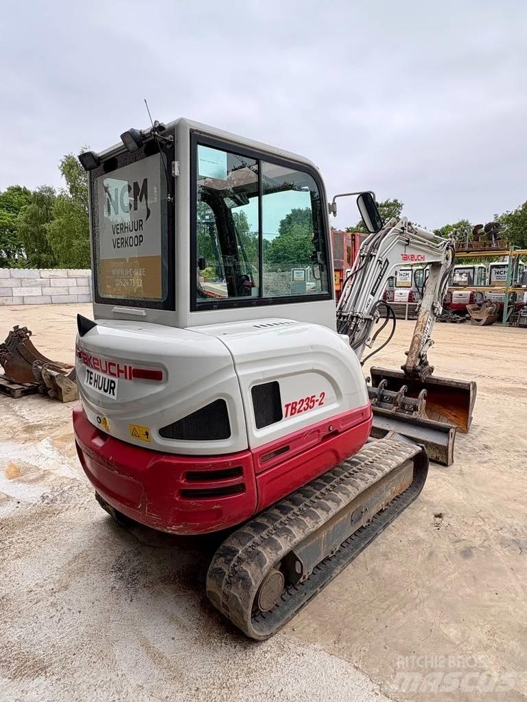 Takeuchi TB 235 Mini bagri <7t