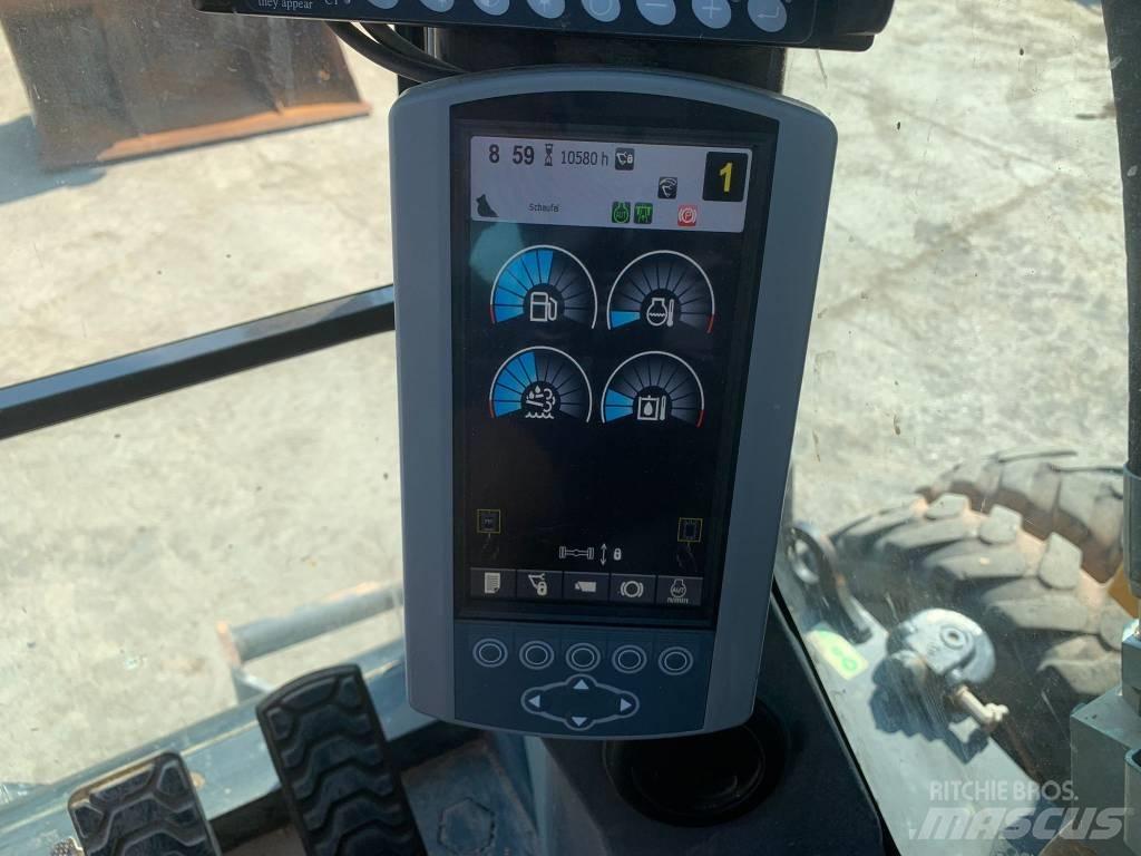 CAT M 318 F Bagri na kolesih