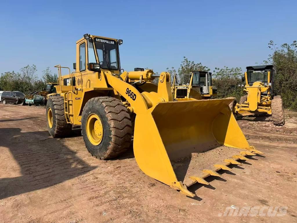 CAT 966D Kolesni nakladalci