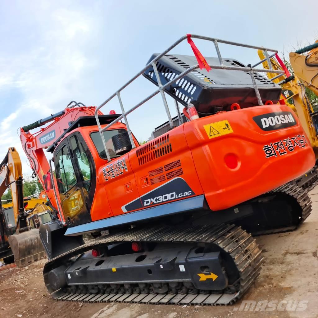Doosan DX 300 LC Bagri goseničarji
