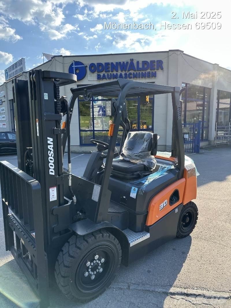 Doosan D30NXP Dizelski viličarji