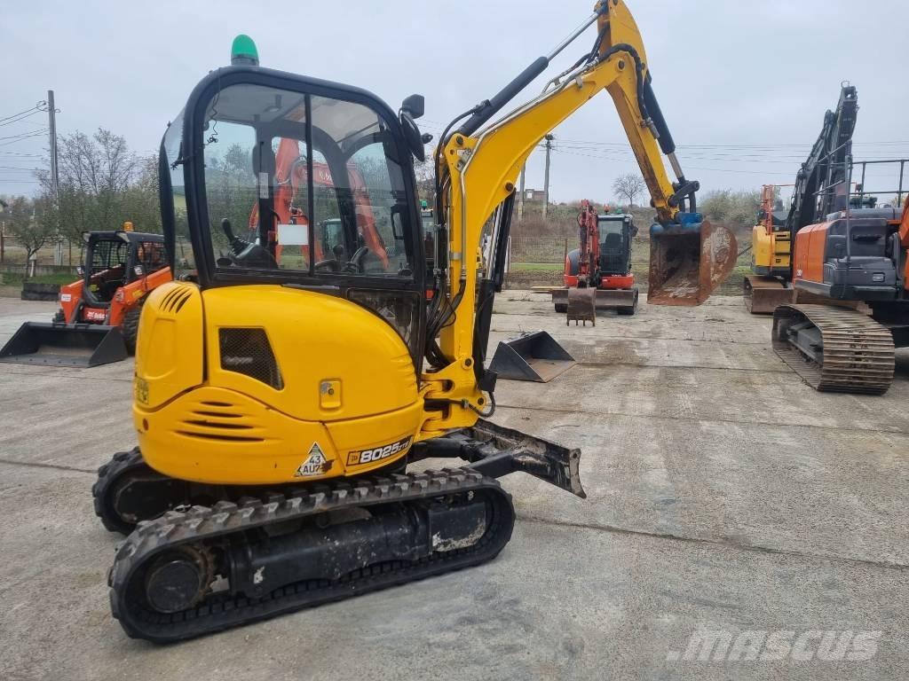 JCB 8025 Mini bagri <7t