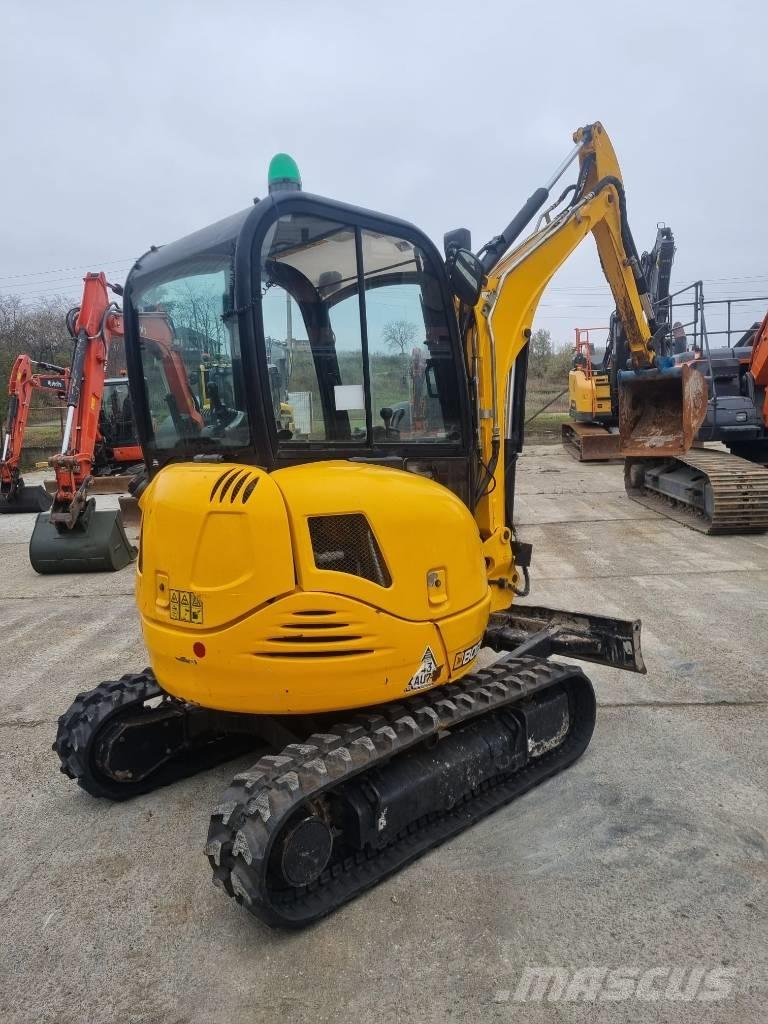 JCB 8025 Mini bagri <7t