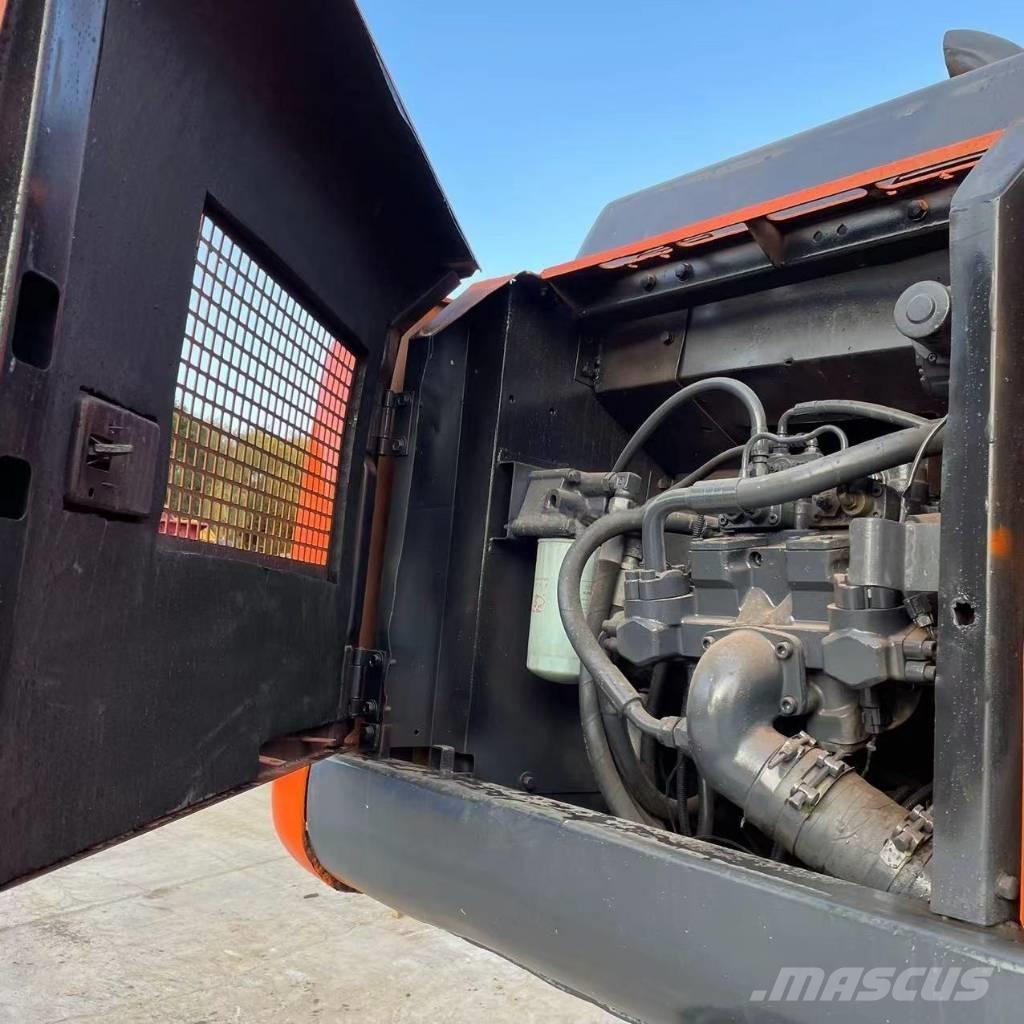 Hitachi ZX200 Bagri goseničarji