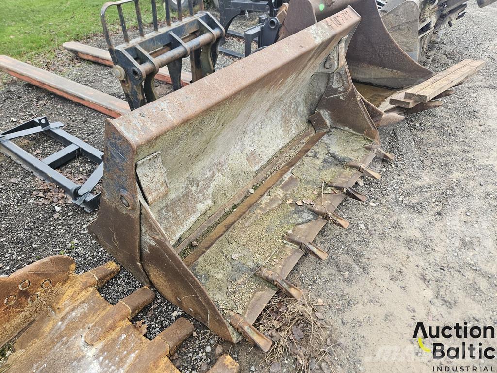 Crocodile bucket Žlice