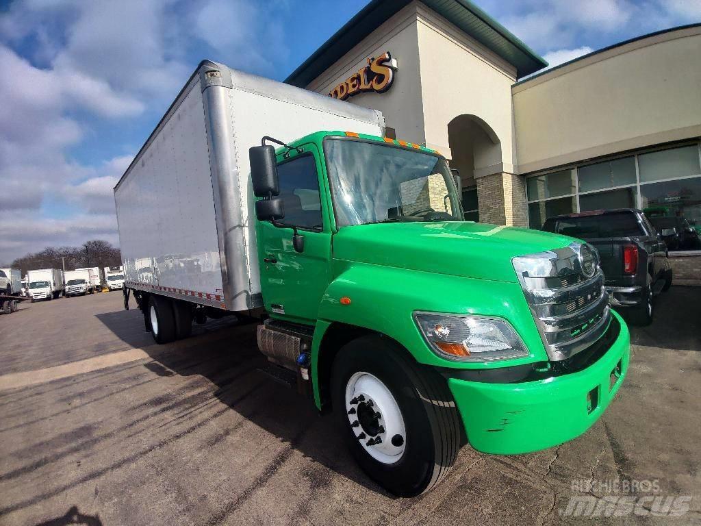 Hino 338 Tovornjaki zabojniki