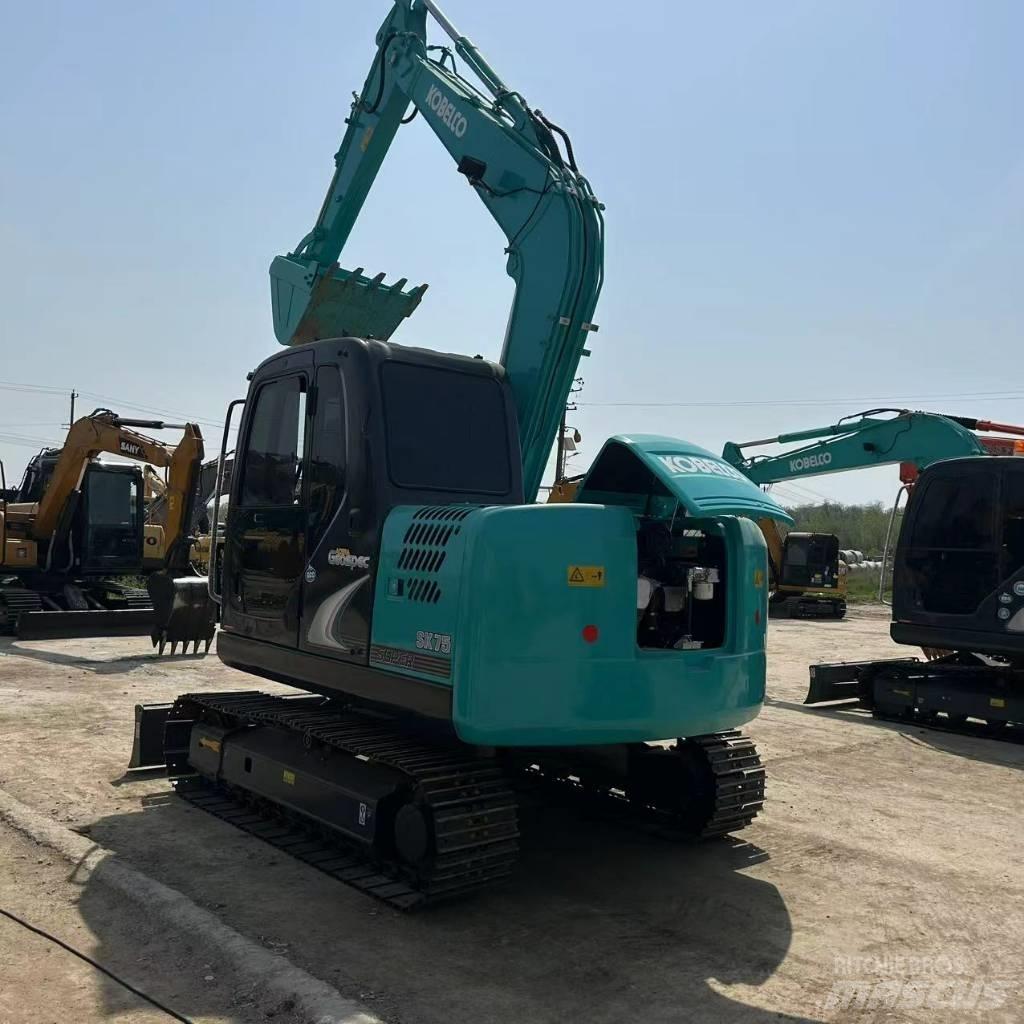 Kobelco 75 Bagri goseničarji