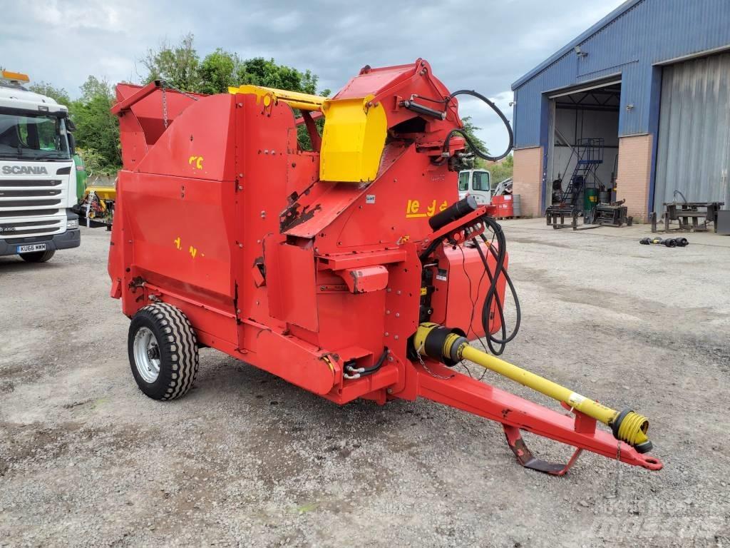 TEAGLE TOMAHAWK 8100 Rezač za bale, oprema za rezanje in odvijanje bal