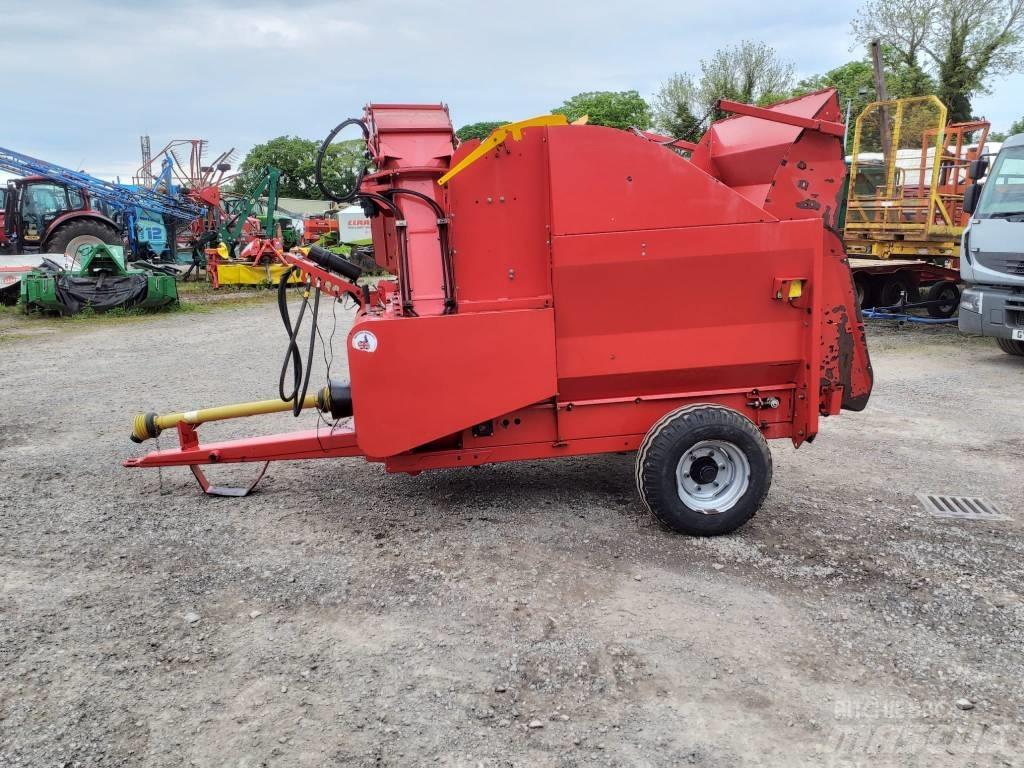 TEAGLE TOMAHAWK 8100 Rezač za bale, oprema za rezanje in odvijanje bal