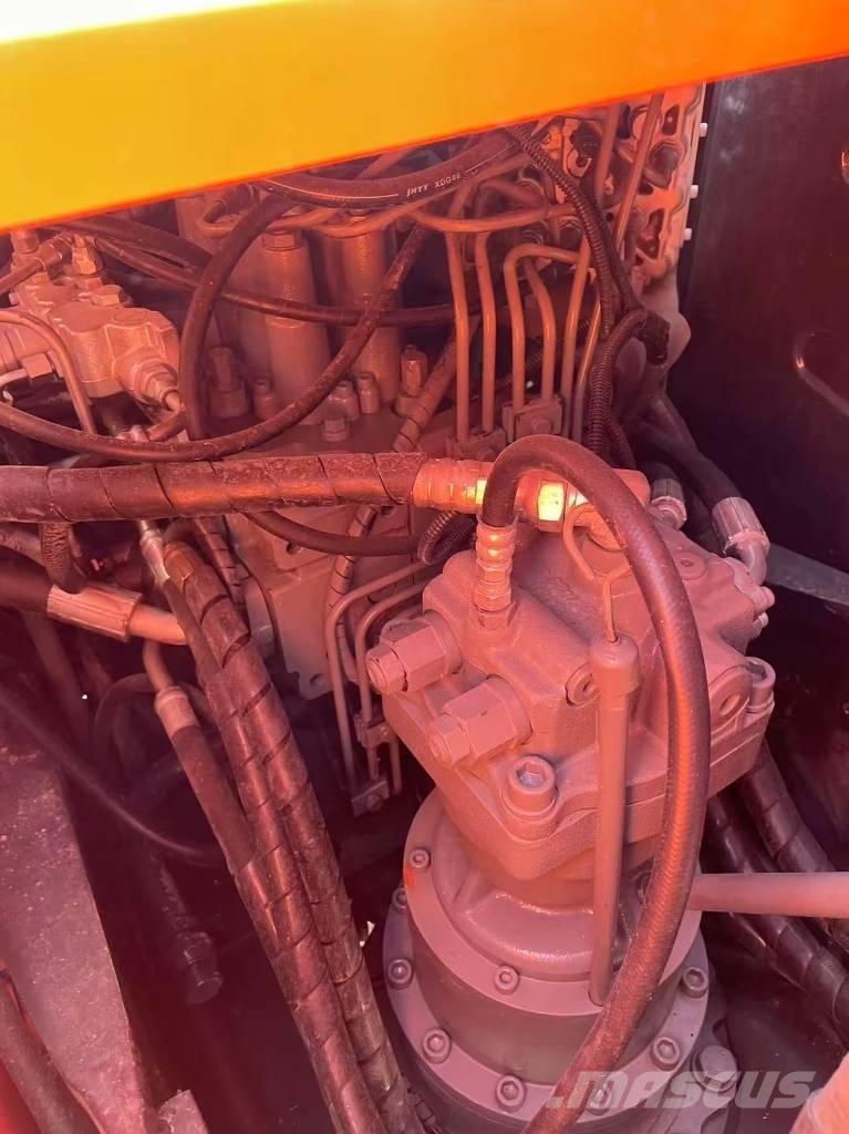 Hitachi 120 Bagri goseničarji