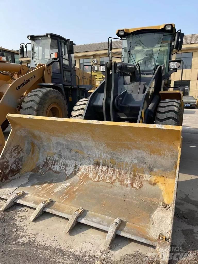 XCMG LW 300 FV Kolesni nakladalci