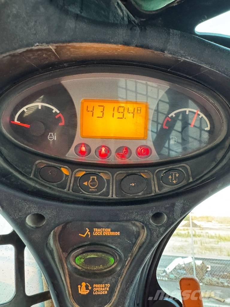 Bobcat S570 Skid steer mini nakladalci