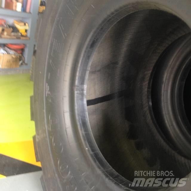 Goodyear 3565R33 L5 Gume, kolesa in platišča