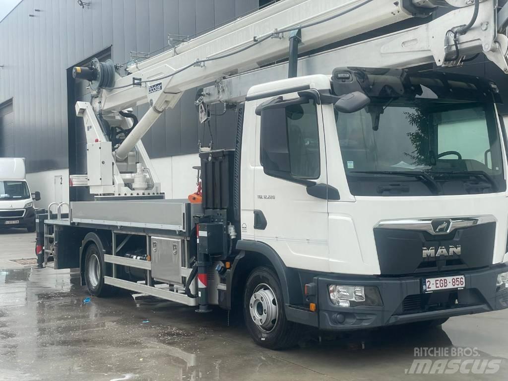 Böcker AK 36/4000 Rabljeni žerjavi za vsak teren