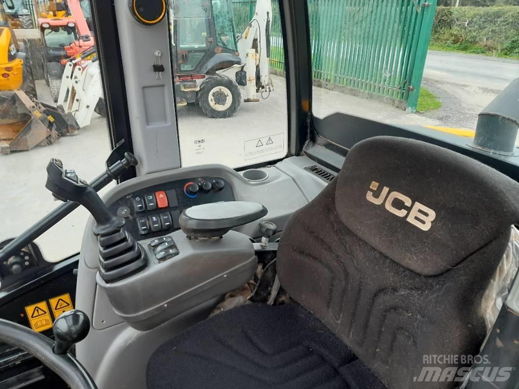 JCB TM 320 S Kmetijski teleskopski nakladalci